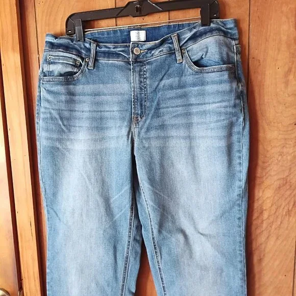 Time & Tru Plus Size Women's Blue Jeans Size 18 - Picture 3 of 6
